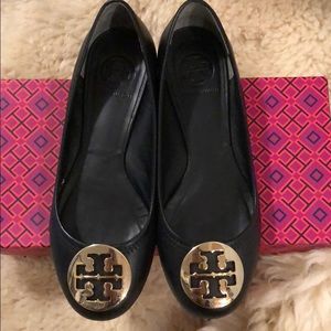 Tory burch Reva flats like new!!